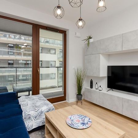 Arkadia Wola Apartment With Parking By Noclegi Renters Varsavia Esterno foto