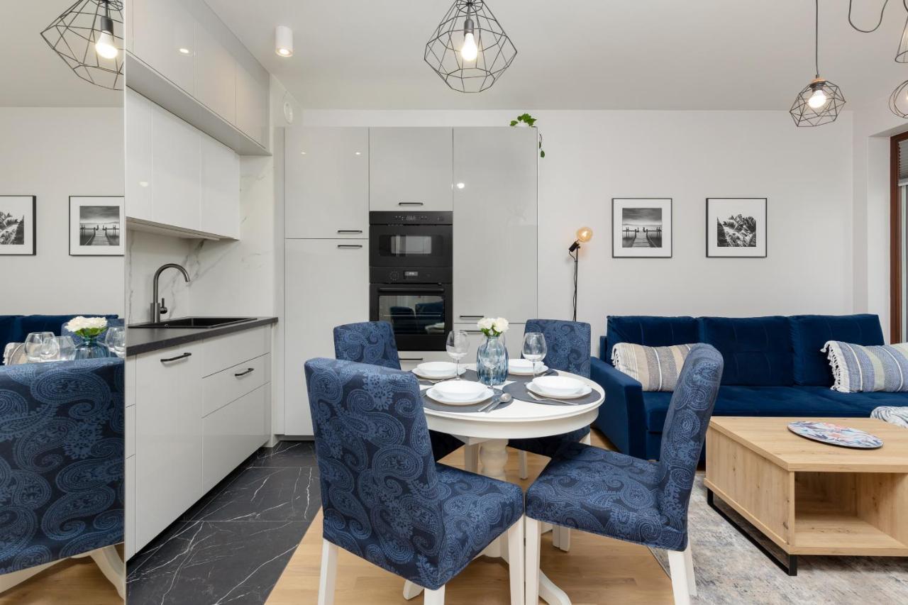 Arkadia Wola Apartment With Parking By Noclegi Renters Varsavia Esterno foto