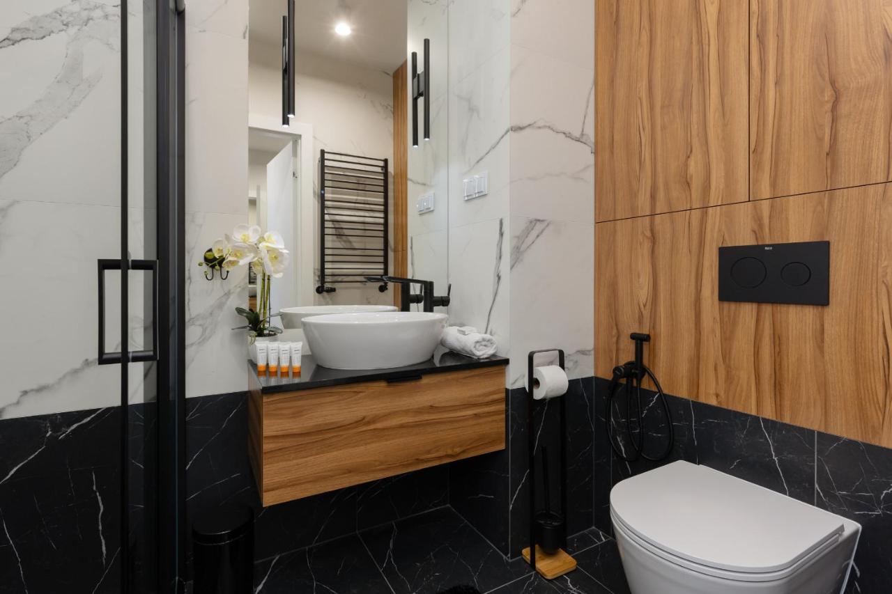 Arkadia Wola Apartment With Parking By Noclegi Renters Varsavia Esterno foto