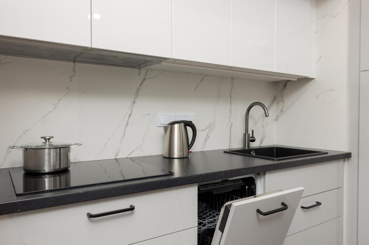 Arkadia Wola Apartment With Parking By Noclegi Renters Varsavia Esterno foto