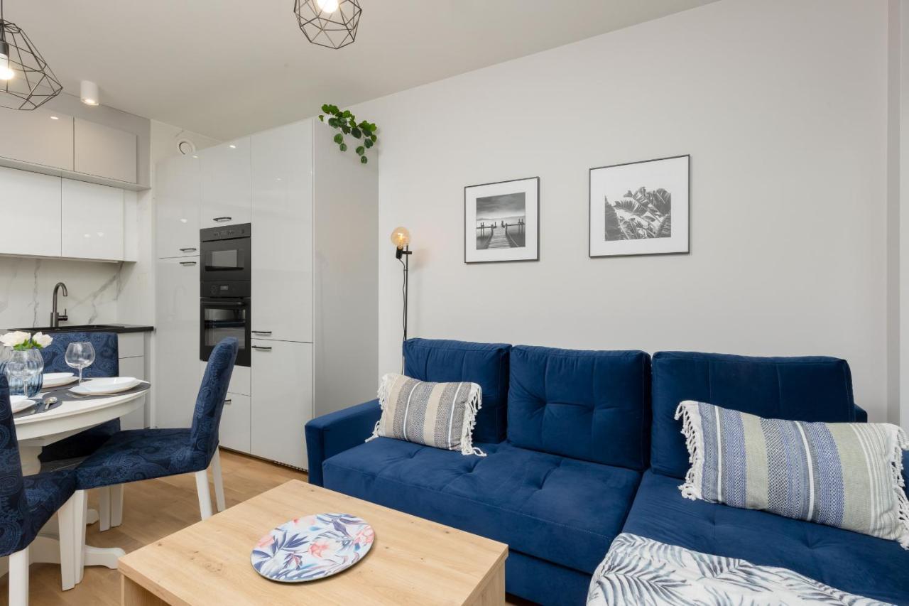 Arkadia Wola Apartment With Parking By Noclegi Renters Varsavia Esterno foto